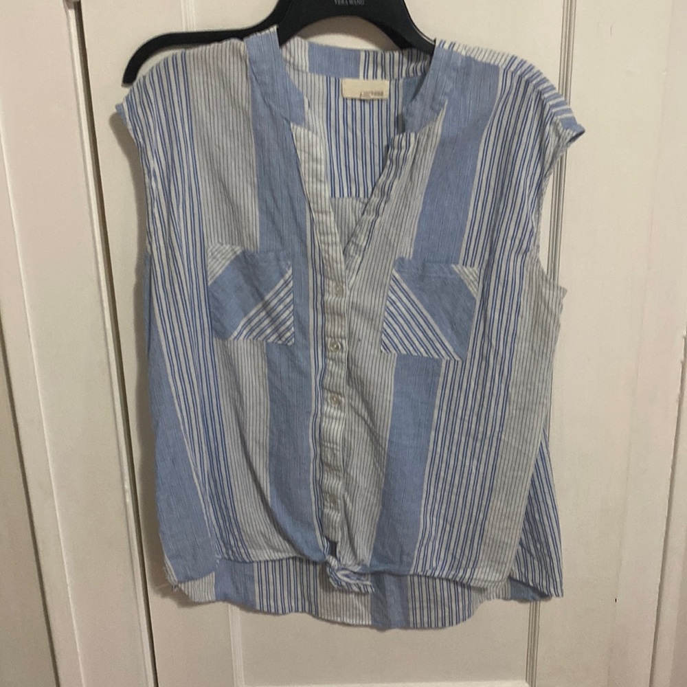 Sleeveless blouse